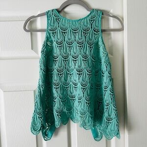 Bebe top and Dalia Collection White Ankle Cropped Pants